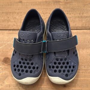 Plae Mimo watershoe in excellent preowned condition